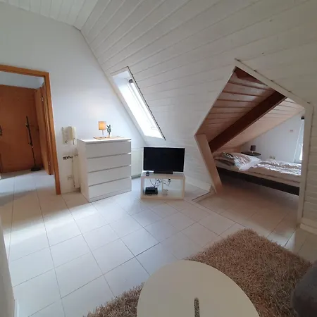 Zentrale Dachwohnung In Sha Apartment