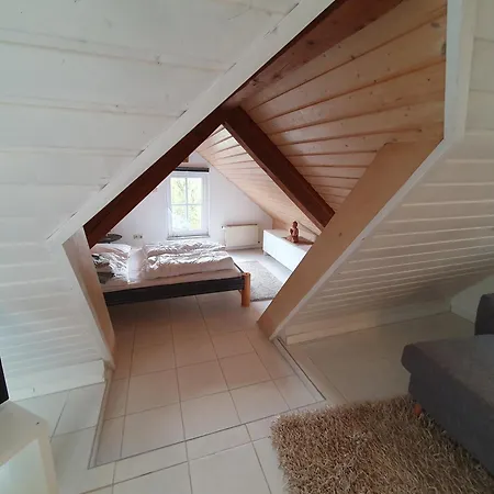 Zentrale Dachwohnung In Sha *